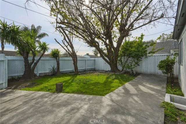 2205 N Glenoaks Boulevard, Burbank, CA 91504