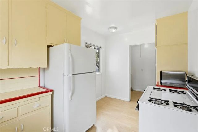 2205 N Glenoaks Boulevard, Burbank, CA 91504