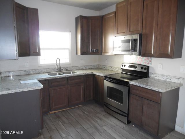 211 E EASON Avenue, Buckeye, AZ 85326