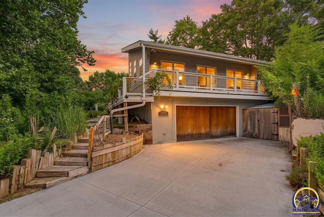 11525 S Clare Rd, Olathe, KS 66061