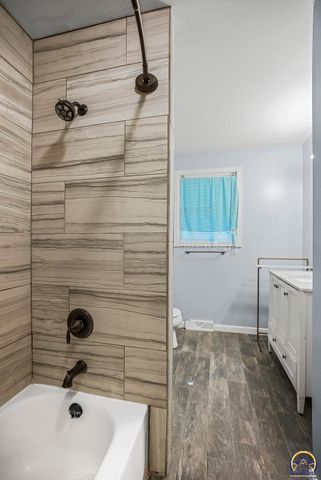 11525 S Clare Rd, Olathe, KS 66061