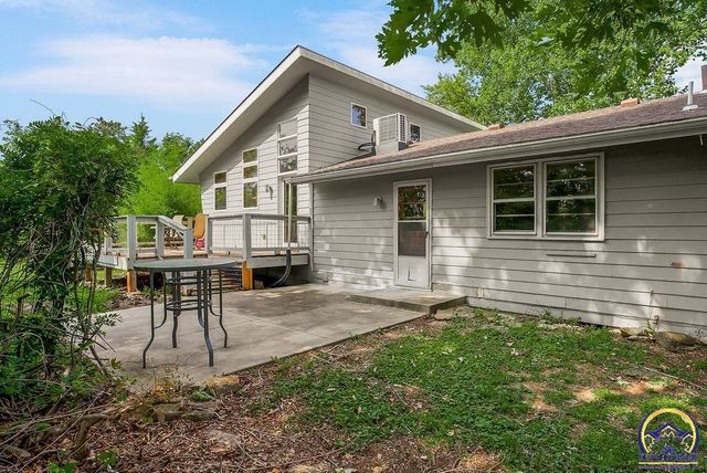 11525 S Clare Rd, Olathe, KS 66061