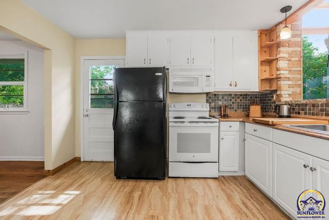 11525 S Clare Rd, Olathe, KS 66061