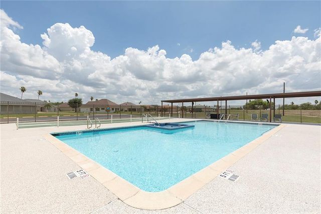 7422 Golf Drive, Mission, TX 78572