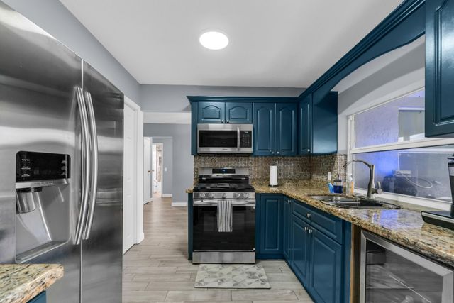 3740 NW 113TH Avenue, Sunrise, FL 33323