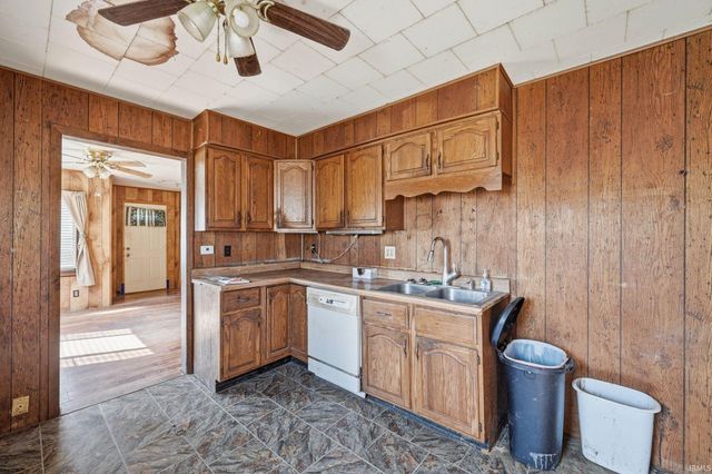 1008 W 16th Street, Muncie, IN 47302