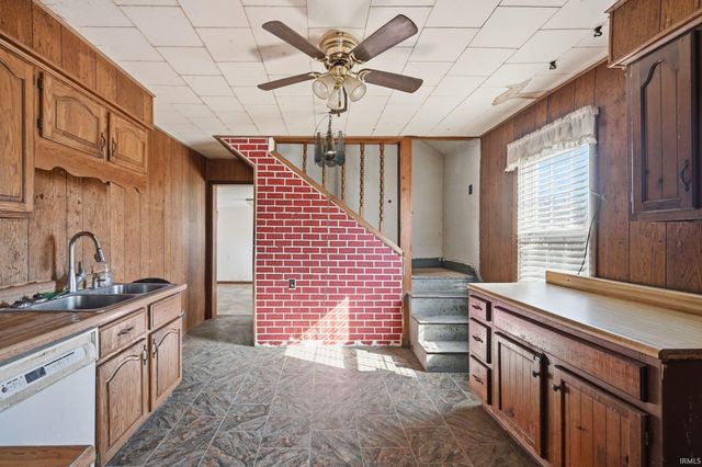 1008 W 16th Street, Muncie, IN 47302