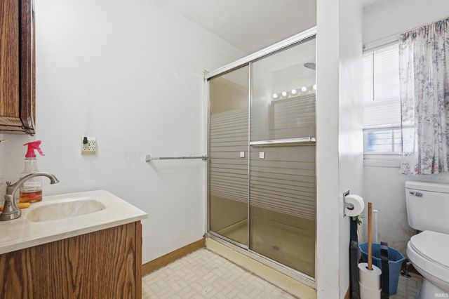 1008 W 16th Street, Muncie, IN 47302