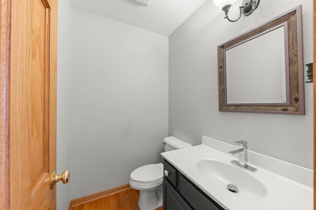 1242 Bristol Drive W, Sycamore, IL 60178