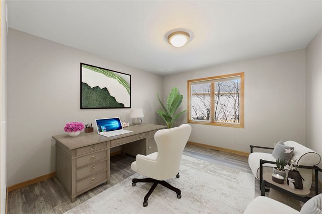 1242 Bristol Drive W, Sycamore, IL 60178