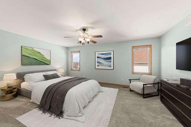 1242 Bristol Drive W, Sycamore, IL 60178