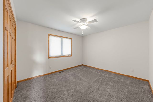 1242 Bristol Drive W, Sycamore, IL 60178