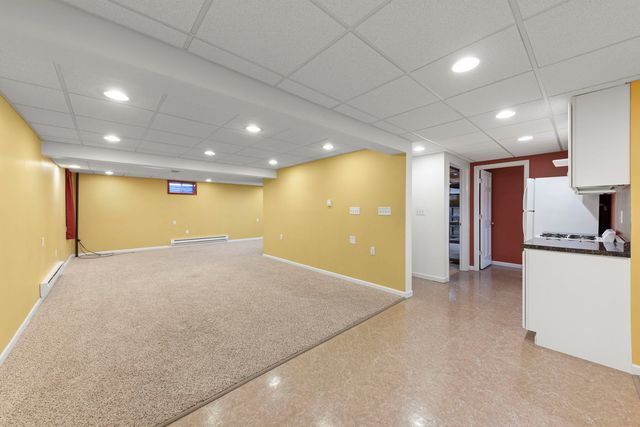 1242 Bristol Drive W, Sycamore, IL 60178