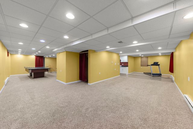 1242 Bristol Drive W, Sycamore, IL 60178