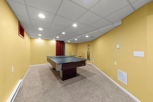 1242 Bristol Drive W, Sycamore, IL 60178