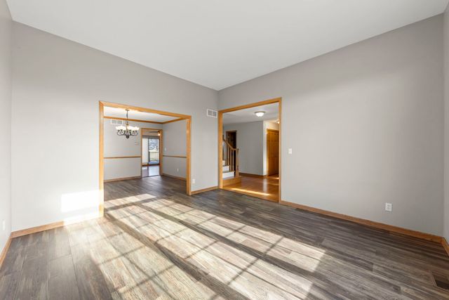 1242 Bristol Drive W, Sycamore, IL 60178