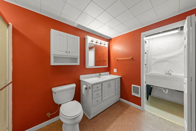 1242 Bristol Drive W, Sycamore, IL 60178