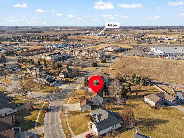 1242 Bristol Drive W, Sycamore, IL 60178