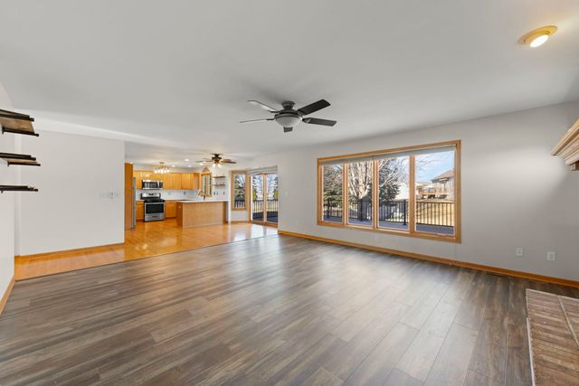 1242 Bristol Drive W, Sycamore, IL 60178