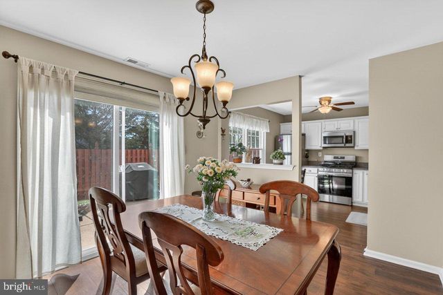 215 BIRCH HOLLOW DR, Bordentown, NJ 08505