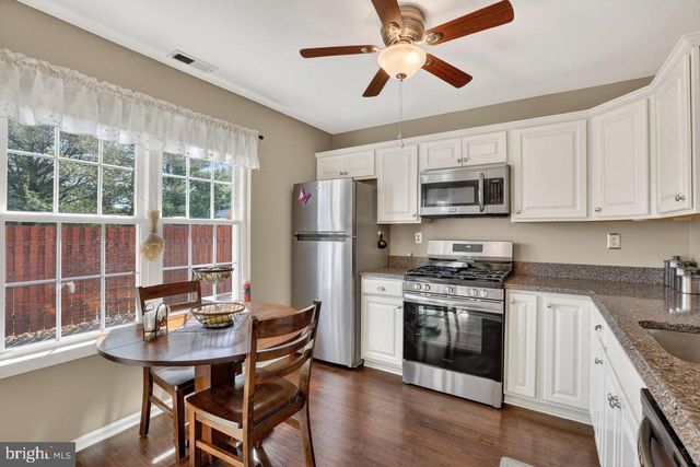 215 BIRCH HOLLOW DR, Bordentown, NJ 08505