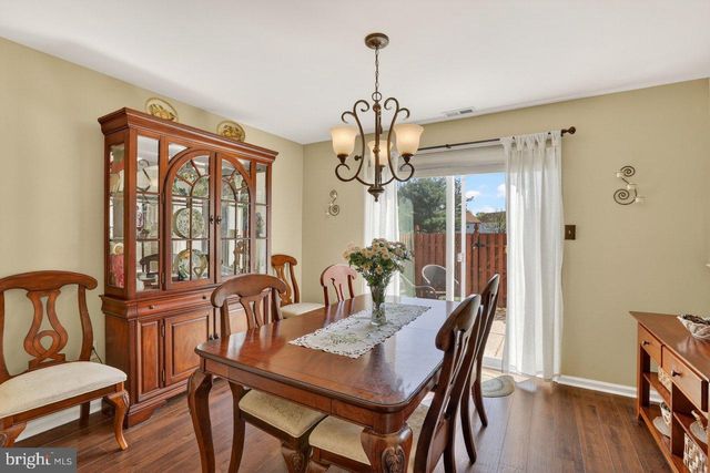 215 BIRCH HOLLOW DR, Bordentown, NJ 08505