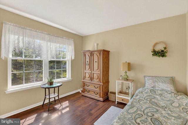 215 BIRCH HOLLOW DR, Bordentown, NJ 08505