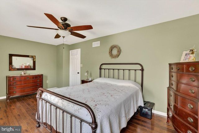 215 BIRCH HOLLOW DR, Bordentown, NJ 08505