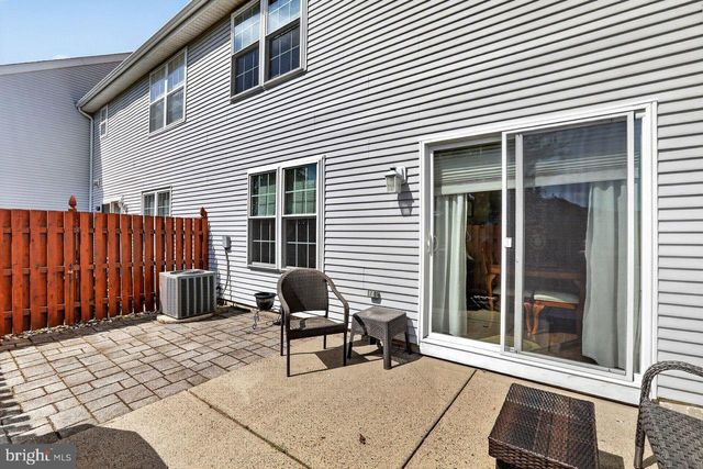 215 BIRCH HOLLOW DR, Bordentown, NJ 08505