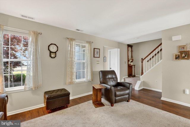 215 BIRCH HOLLOW DR, Bordentown, NJ 08505