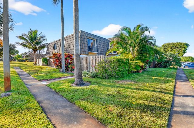 1545 W Forest Lakes Circle W B, West Palm Beach, FL 33406