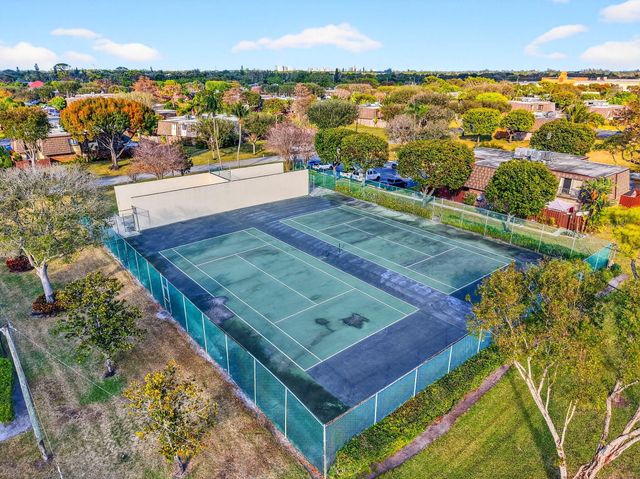 1545 W Forest Lakes Circle W B, West Palm Beach, FL 33406