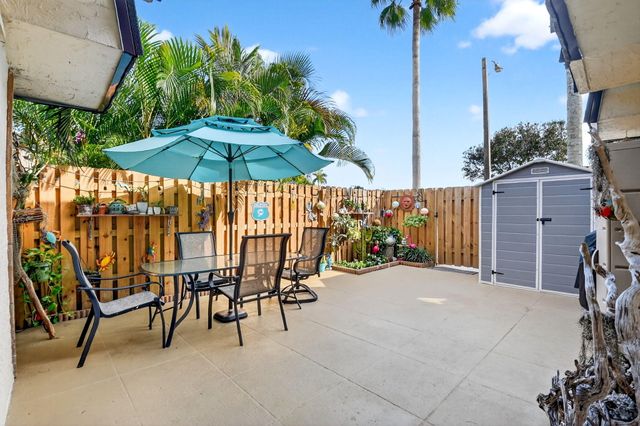 1545 W Forest Lakes Circle W B, West Palm Beach, FL 33406