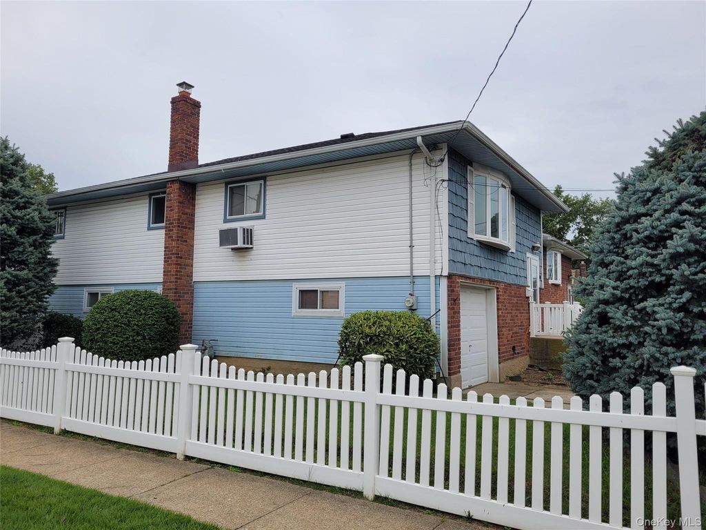 110 Crest Avenue, Elmont, NY 11003 — photo 4