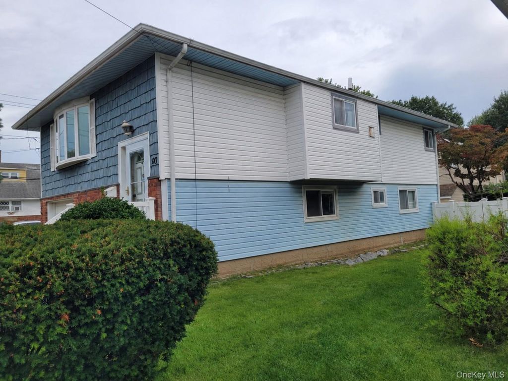 110 Crest Avenue, Elmont, NY 11003 — photo 5
