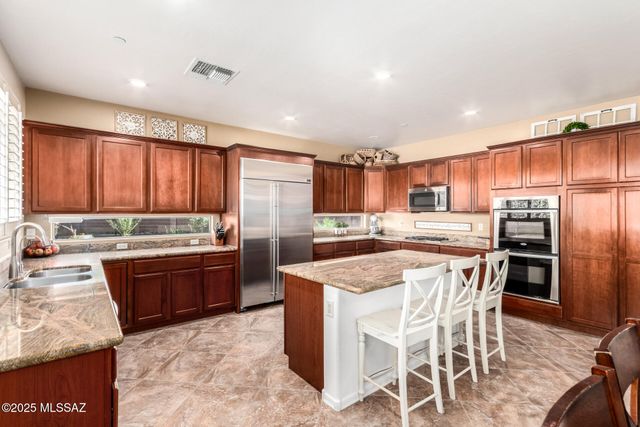7992 W Ironwood Reserve Court, Tucson, AZ 85743
