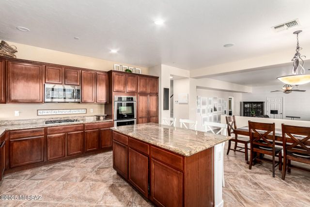 7992 W Ironwood Reserve Court, Tucson, AZ 85743