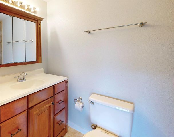 793 Davis Road 111, League City, TX 77573