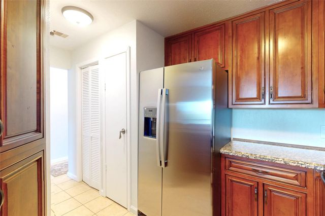 793 Davis Road 111, League City, TX 77573