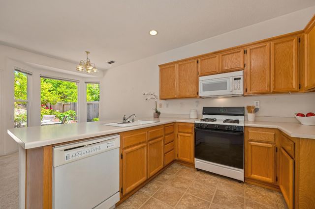 3807 Coldwater Dr, Rocklin, CA 95765
