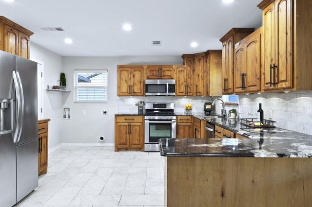 320 Meadow Drive, Bridge City, TX 77611