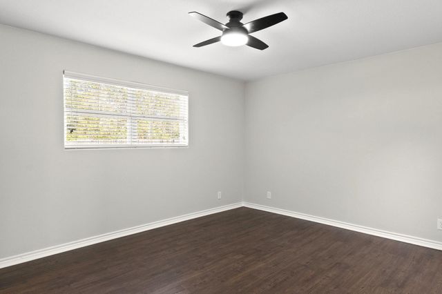 320 Meadow Drive, Bridge City, TX 77611