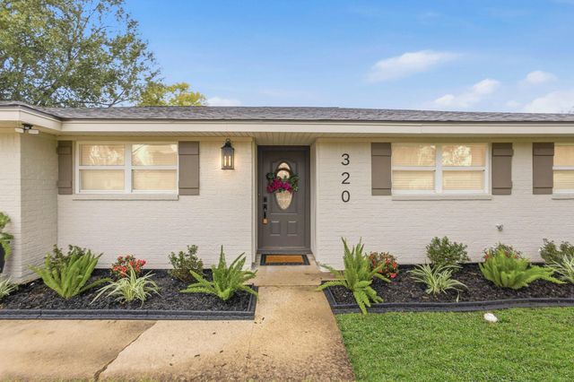 320 Meadow Drive, Bridge City, TX 77611