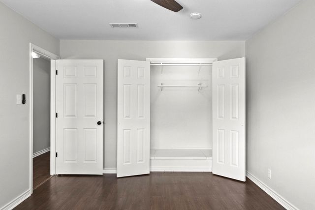 320 Meadow Drive, Bridge City, TX 77611