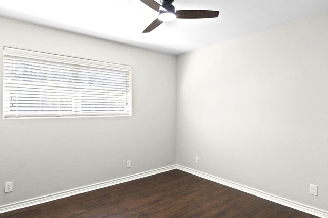 320 Meadow Drive, Bridge City, TX 77611