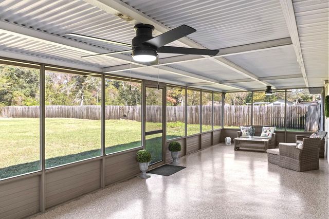 320 Meadow Drive, Bridge City, TX 77611