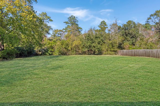 320 Meadow Drive, Bridge City, TX 77611