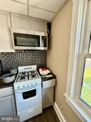 25 COLLEGE AVE #B, Glassboro, NJ 08028