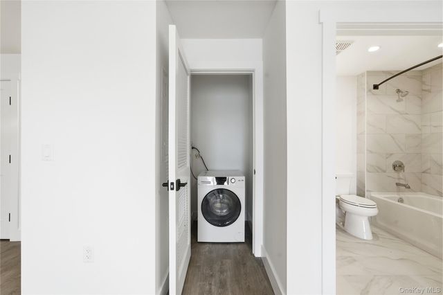 180 Deer Park Avenue 301, Babylon, NY 11702