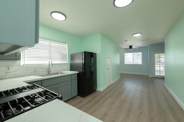 1901 E Clay Avenue, Fresno, CA 93701